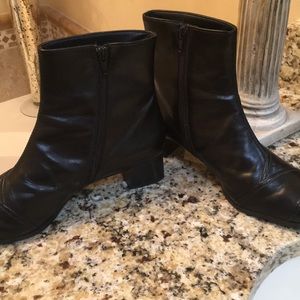 Paul green like new black ankle high boots